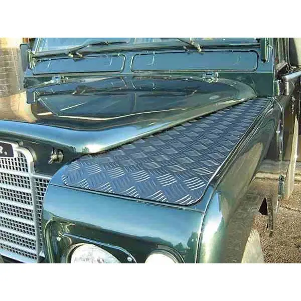 Mammouth D90/110 Black Chequer Plate Wing Top Protector - Rhs Aerial Hole 1