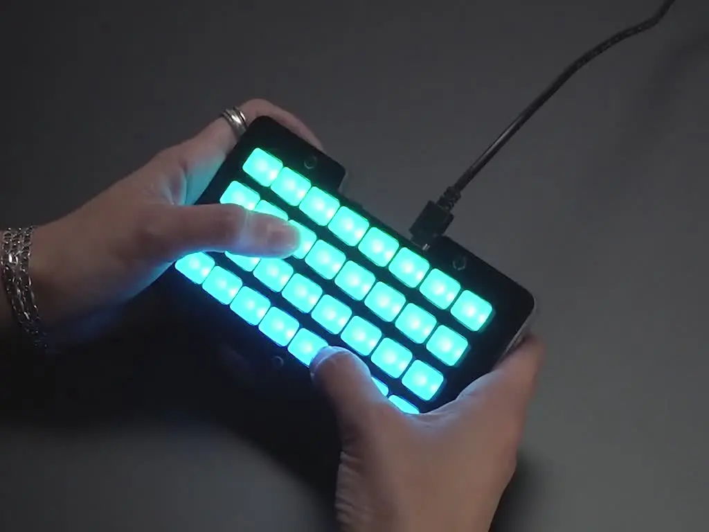 Adafruit Neotrellis M4 With Enclosure And Buttons Kit Pack 1