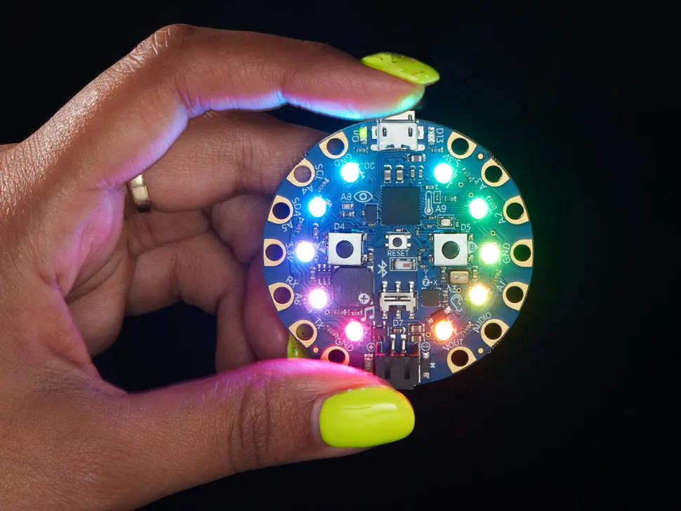 Circuit Playground Bluefruit Bluetooth Low Energy 1