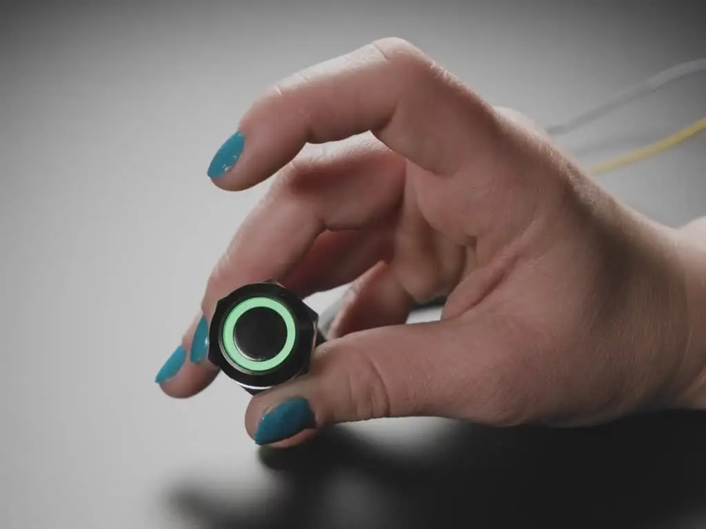 Chromatek 19Mm Rugged Latching Metal Pushbutton With Neopixel 1