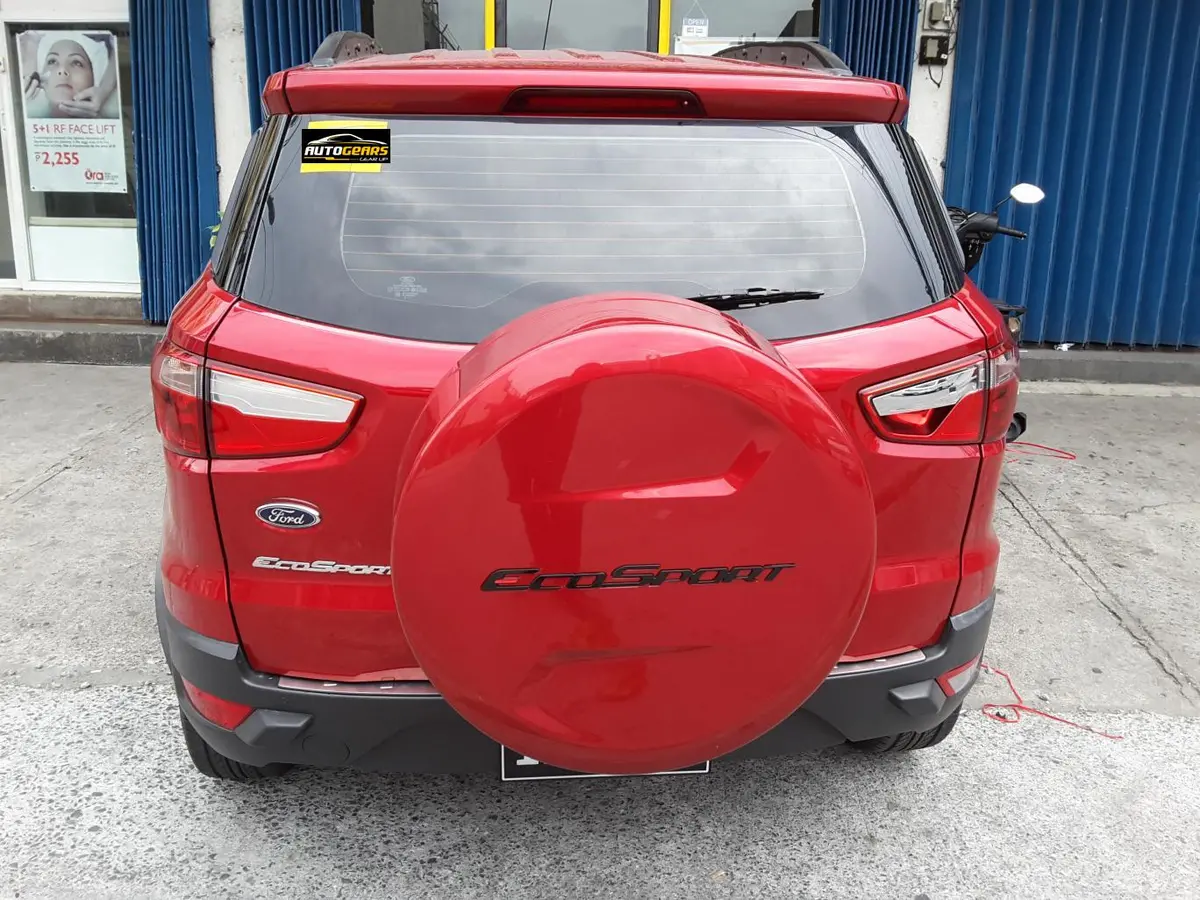 Ford Ecosport (2014 - 2018) Tire Emblem 1