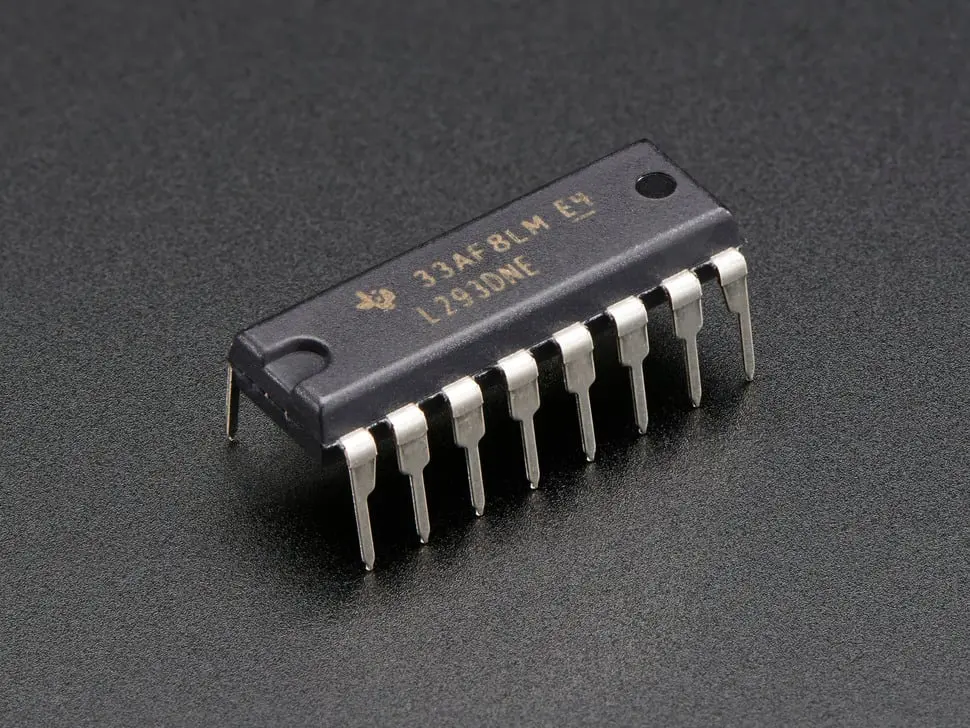 Dual H-Bridge Motor Driver For Dc Or Steppers - 600Ma - L293d 1