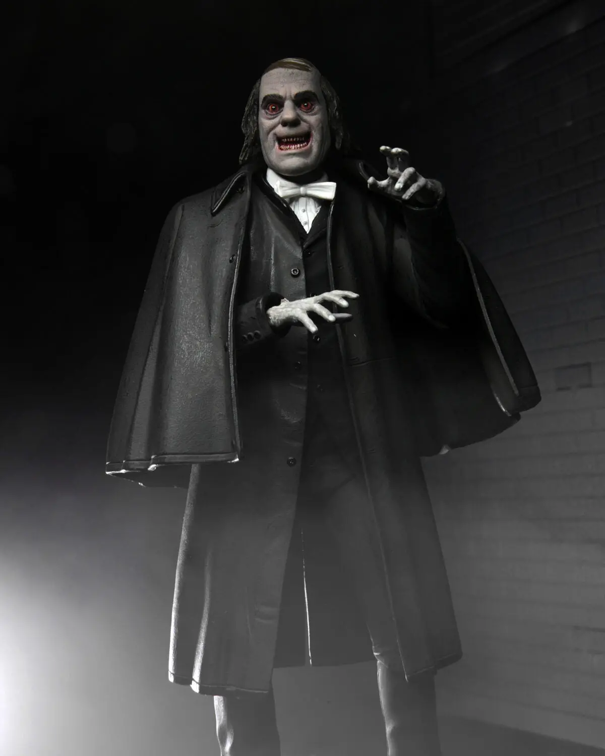 Neca London After Midnight (1927)
Ultimate Professor Edward Burke 7” Figure 1