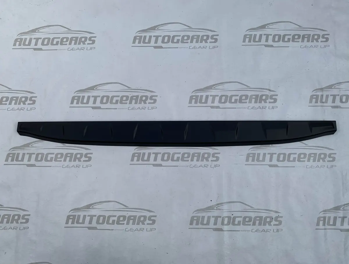 Isuzu D-Max Dmax (2024 - 2026) Tailgate Spoiler | Rear Rail Spoiler 1