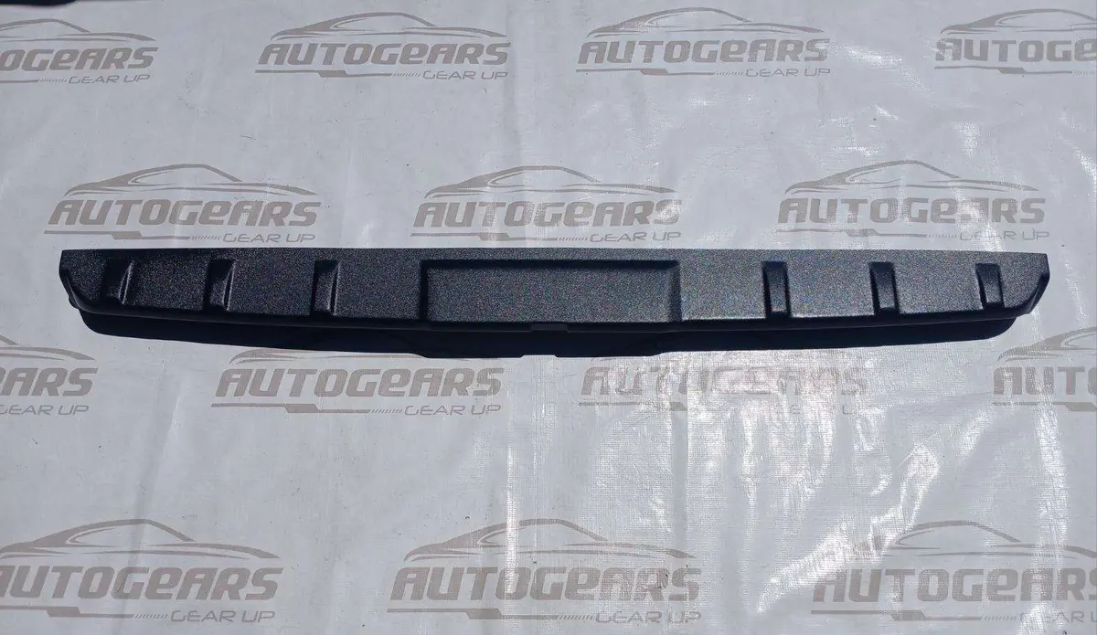 Toyota Hilux (2021 - 2026) Tailgate Spoiler | Rear Rail Spoiler 1