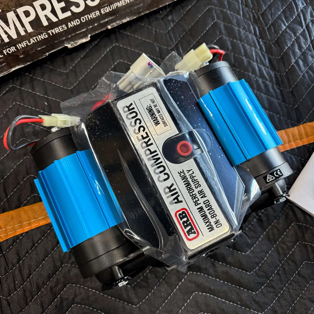 [Open Box] Arb Twin Air Compressor + Expedition Essentials Bedside Compressor Mount 1