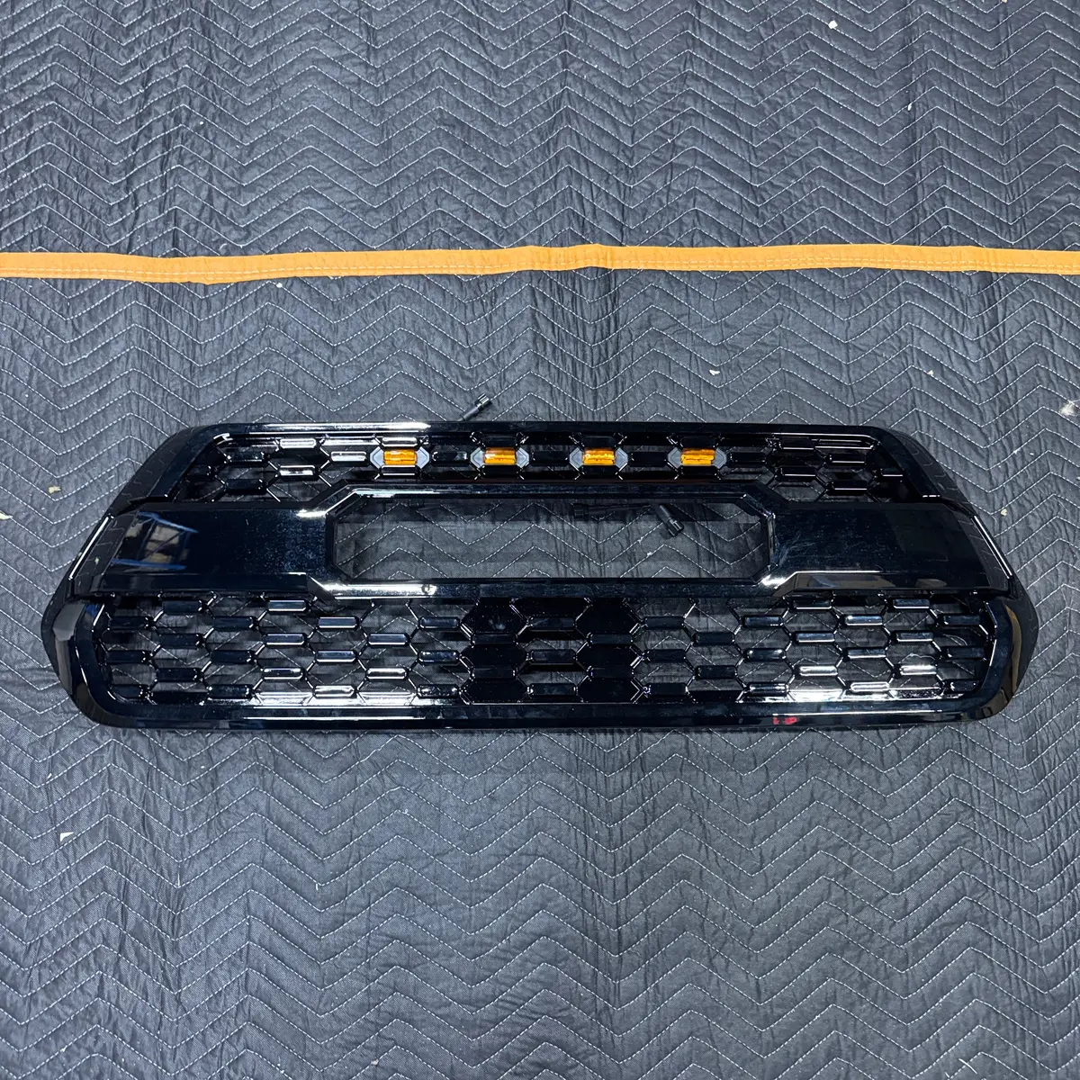 [Open Box] 2016-2023 Toyota Tacoma Trd Pro Style Grille 1