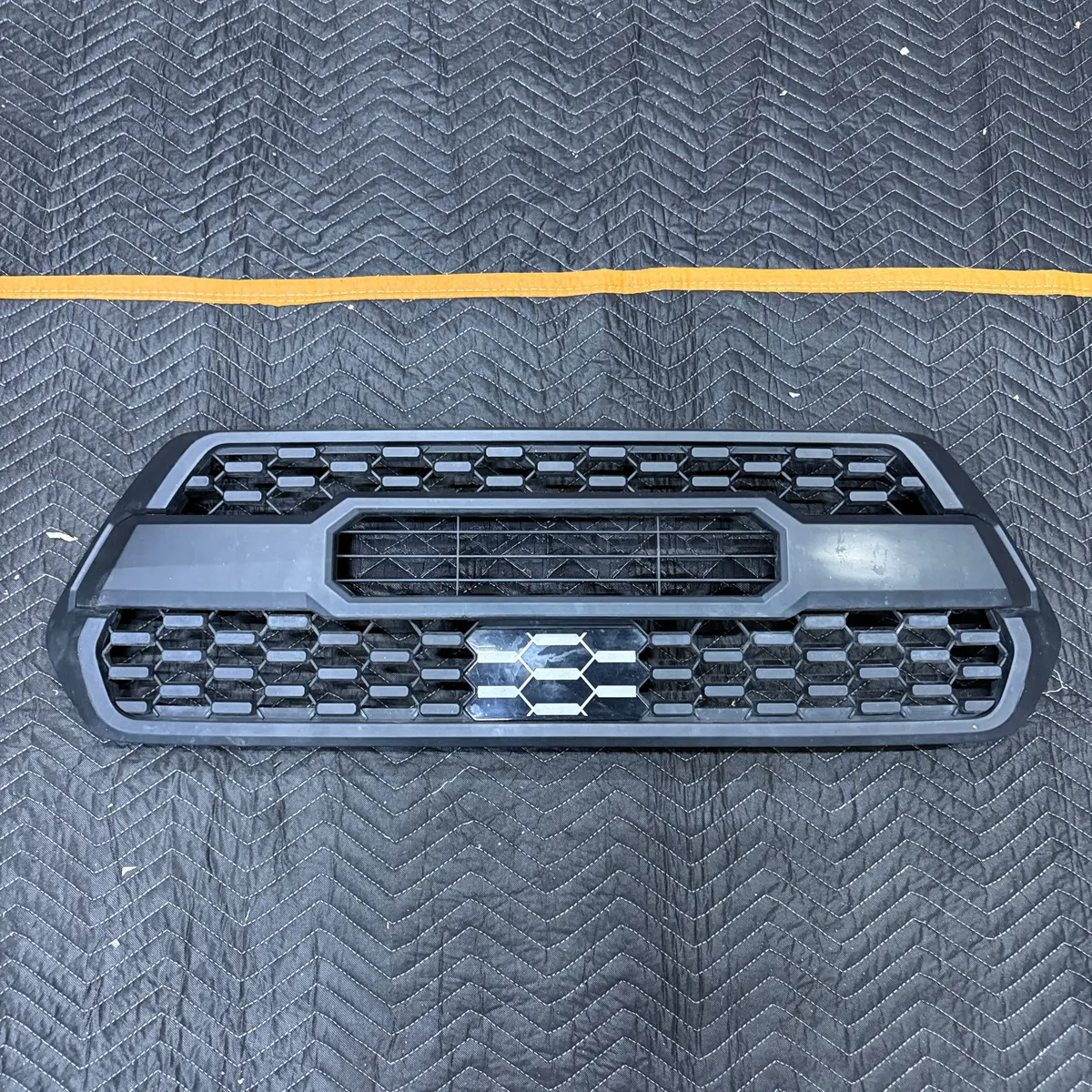 [Open Box] 2016-2023 Toyota Tacoma Trd Pro Style Grille - Matte Black 1