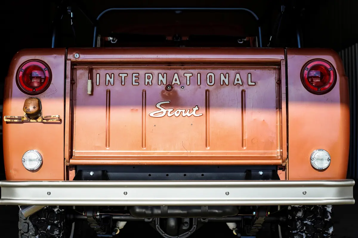 Tailgate Lettering - Scout 80/800 1