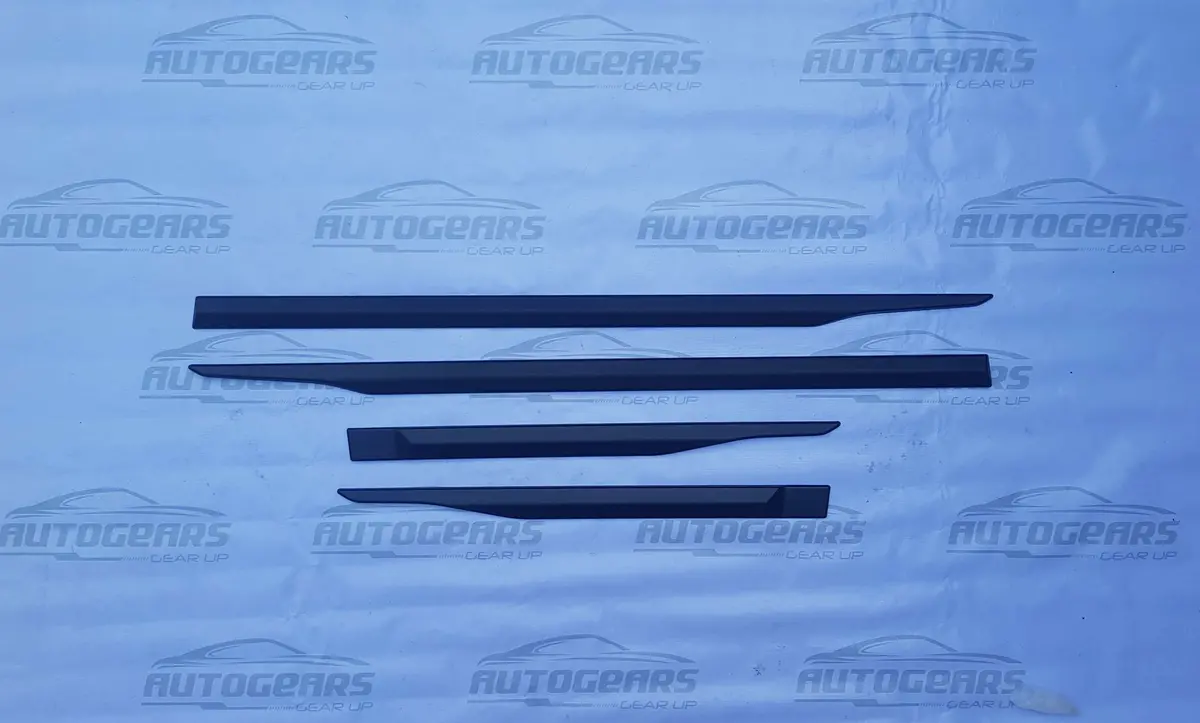 Hyundai Stargazer (2022 - 2026) Side Moulding Trims 1
