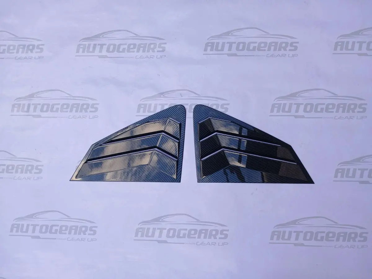 Toyota Yaris Cross (2023 - 2026) Rear Window Shutter Cover 1
