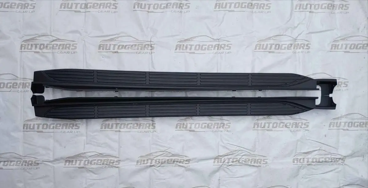 Toyota Zenix (2023 - 2026) Stepboard 1