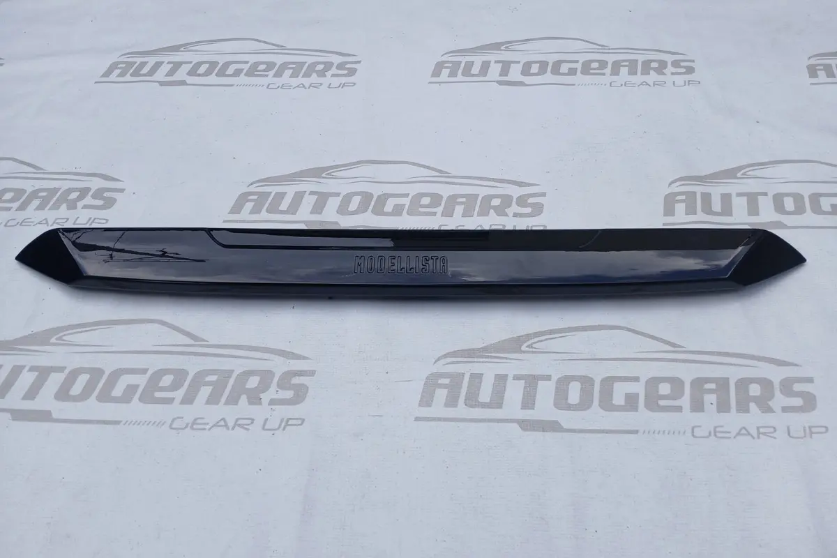 Toyota Zenix (2023 - 2026) Modellista Hood Guard 1