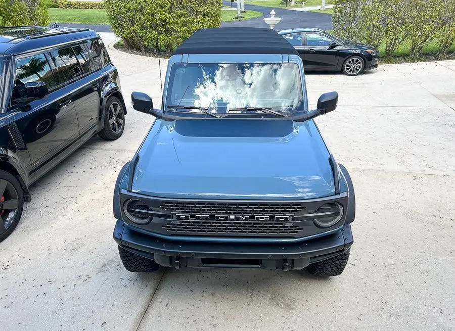 Stickerfab Hood Overlay - 2021+ Ford Bronco 1