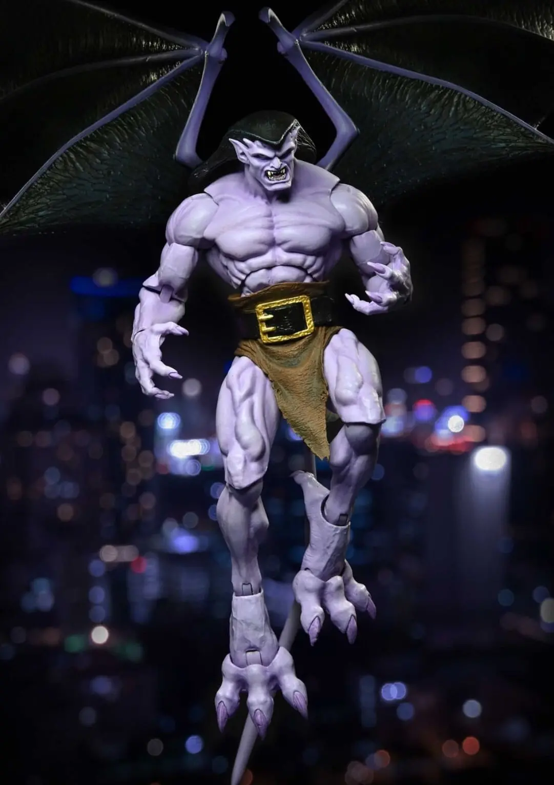 Neca (Dented Box) Gargoyles Goliath 7” Scale Figure 1