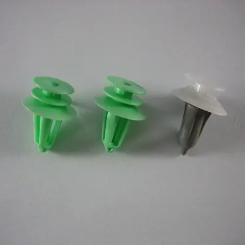 Rear Bumper Corner Finish Molding Clip Set 1